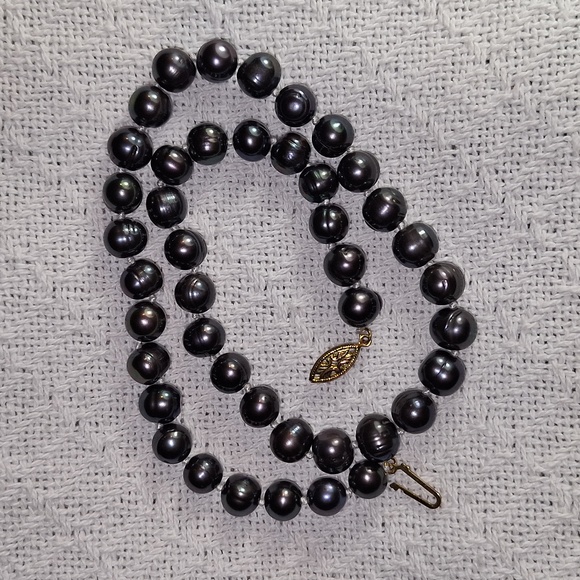 🦪 Stunning vintage black pearl knotted necklace. 18" freshwater dyed. - Picture 10 of 17
